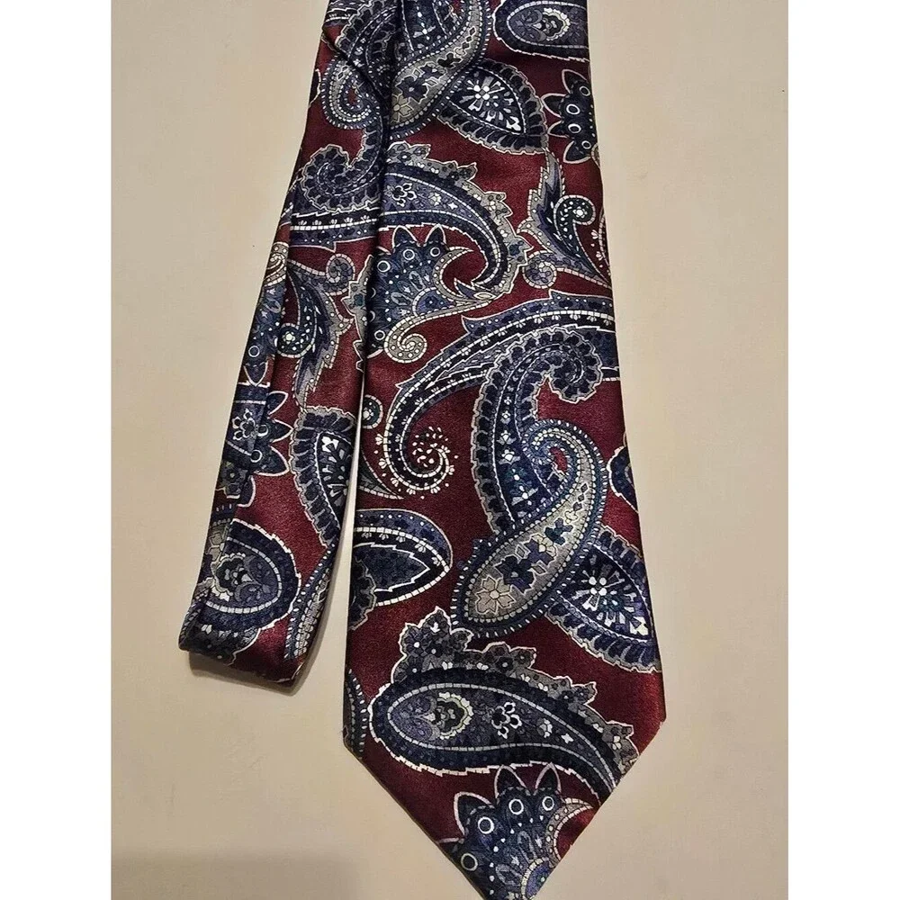 ketch maroon blue